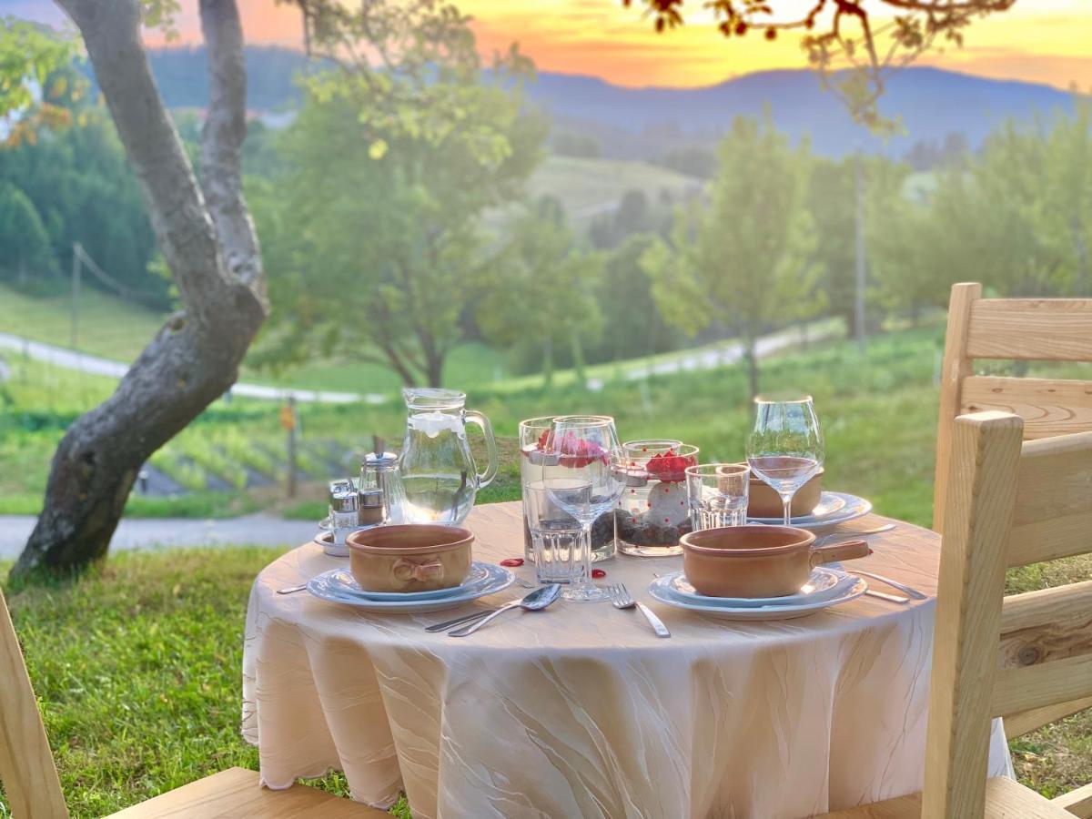 Tourist Farm Strle With Great Local Food Villa Cerknica Exterior photo